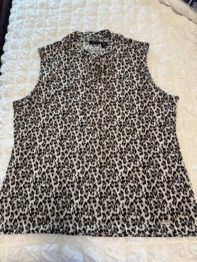 Tahari Sleeveless Leopard Print Tank Top in Beige and Black
